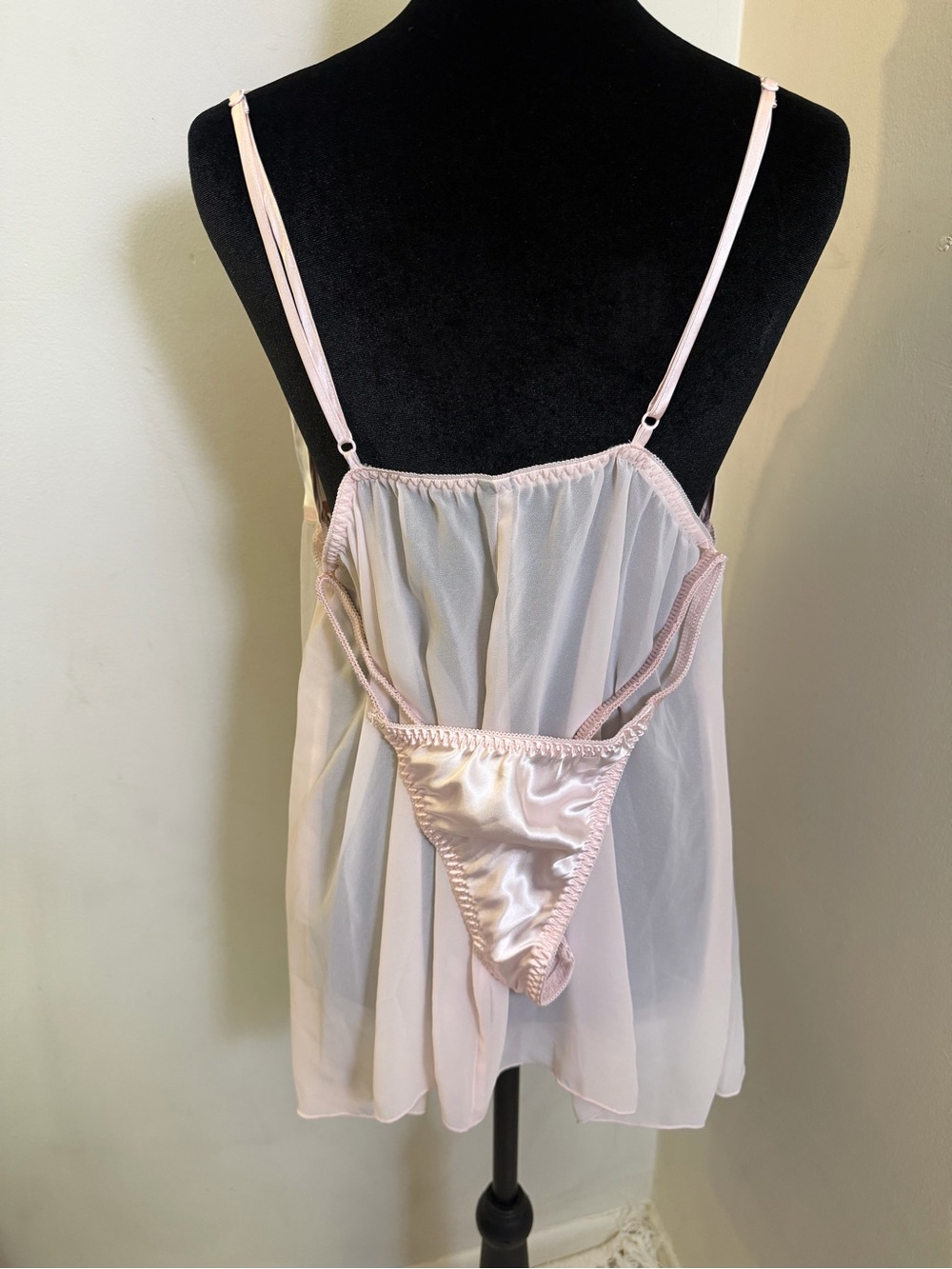 Ambrielle Soft Pink Satin Chemise & Ruffle Robe Set - Picture 9 of 11